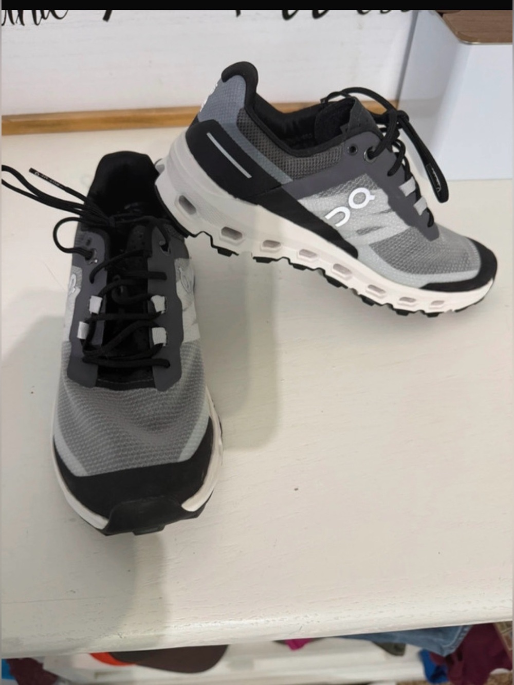On Running Men's Grey and Black Athletic Running Shoes new